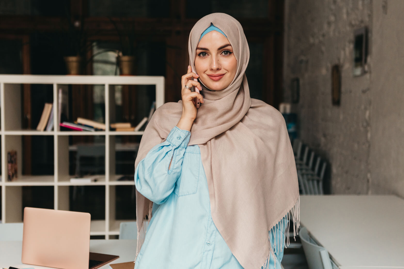 modern-muslim-woman-in-hijab-in-office-room-36UY92N.jpg